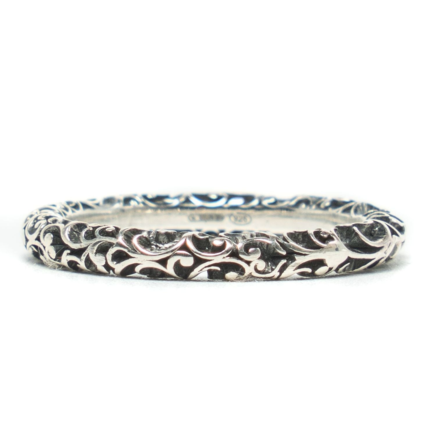 Maria e Luisa Hand Engraved Sterling Silver Ring
