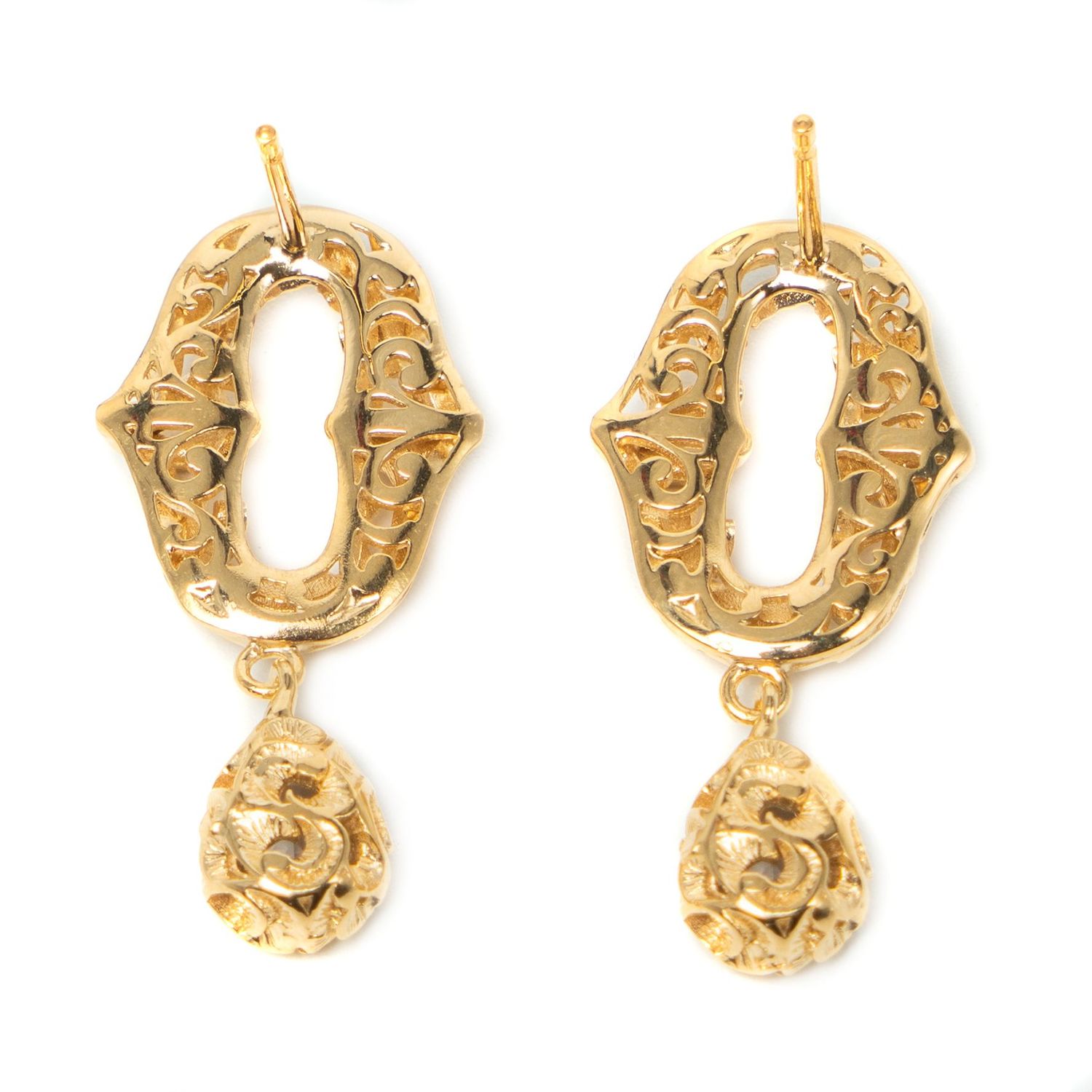 Pendant earring with rock crystal