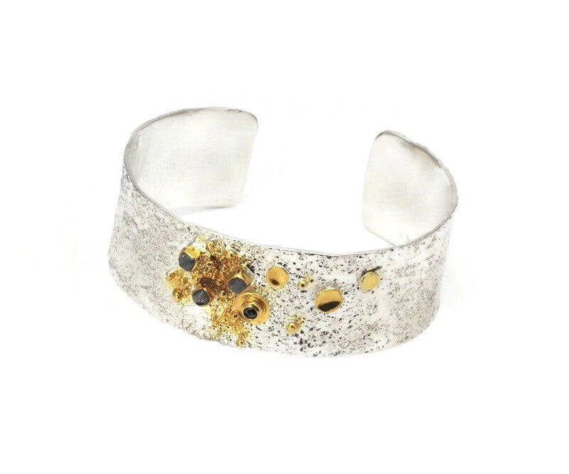 Stunning Black diamond textured Bracelet