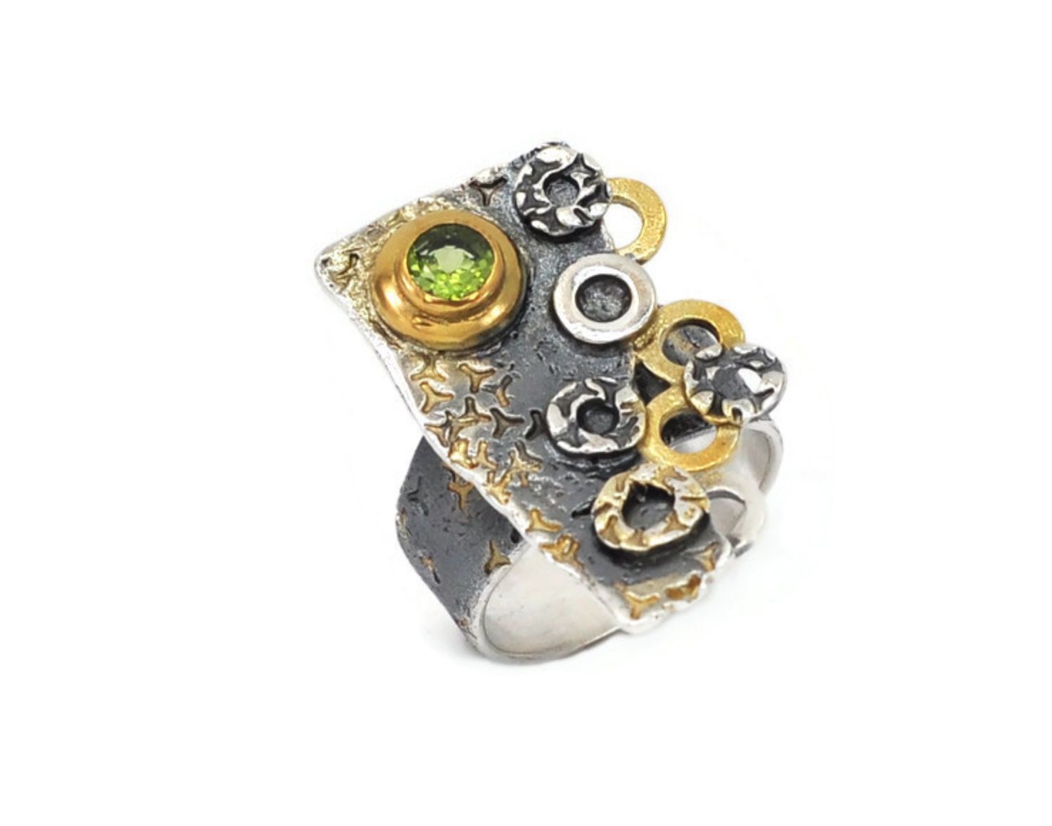 Contemporary Peridot ring