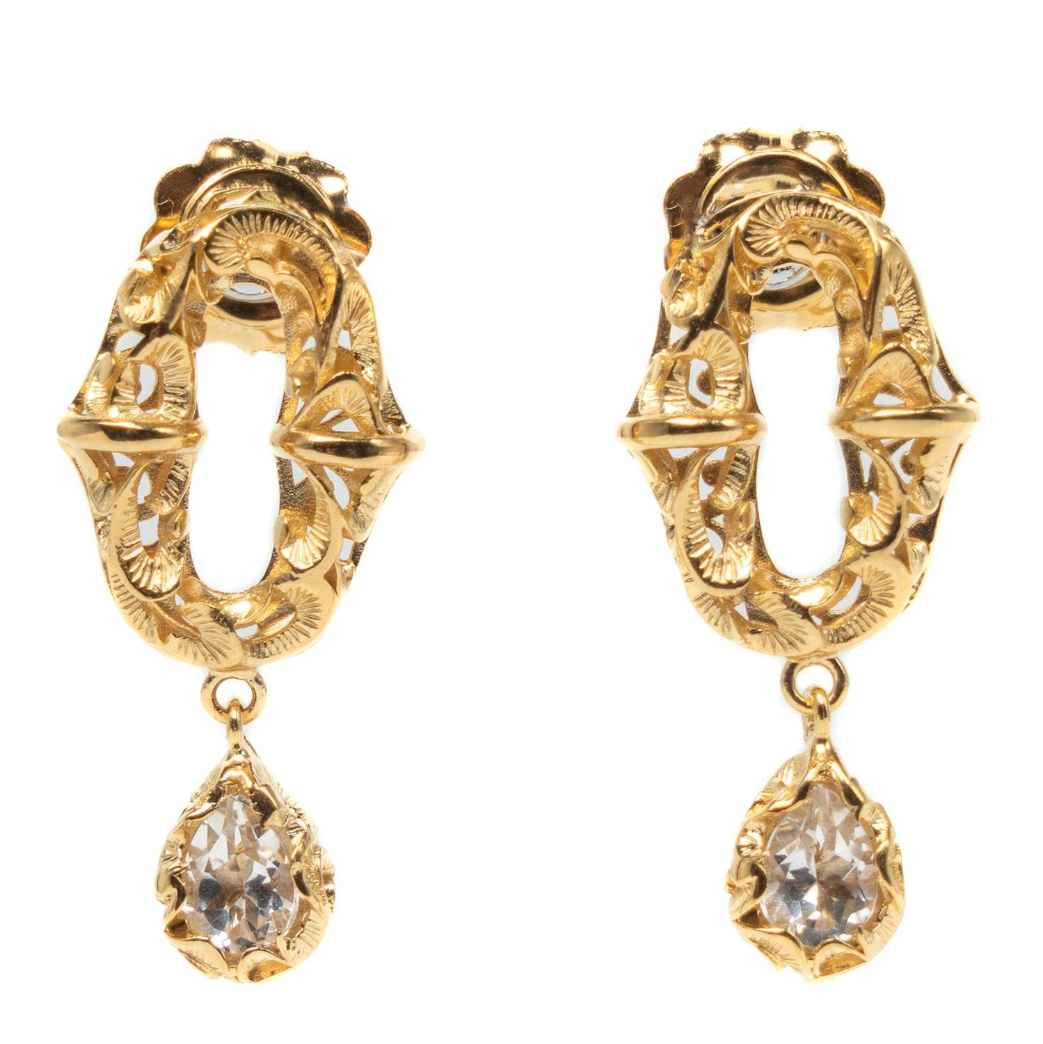 Pendant earring with rock crystal