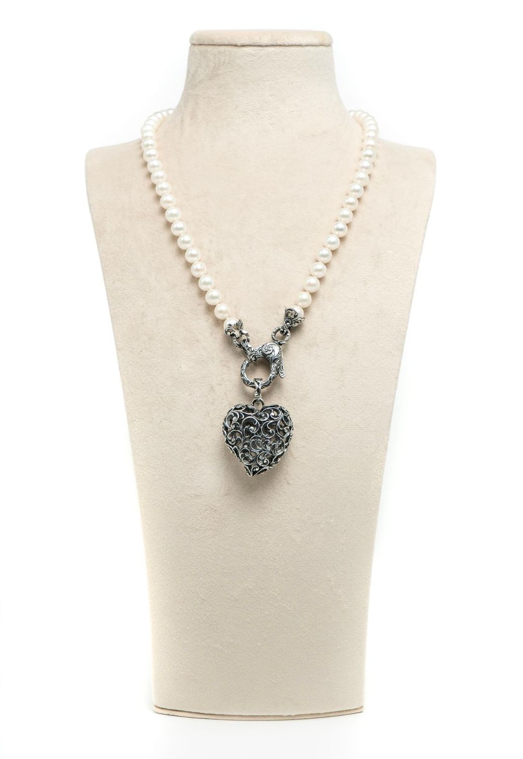 Statement pearl necklace with silver heart