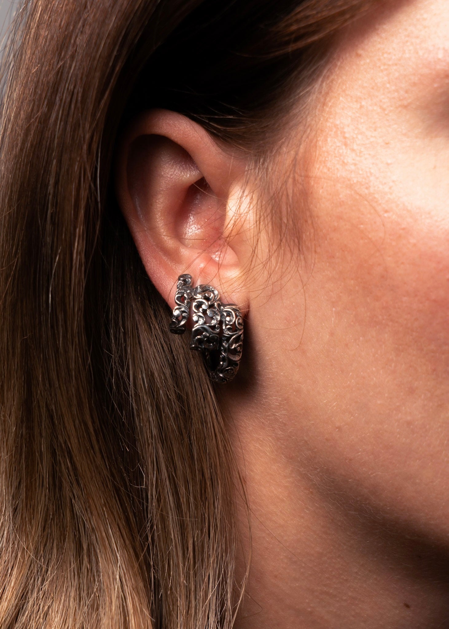 Maria e Luisa Hand Engraved Burnished Sterling Silver Earrings