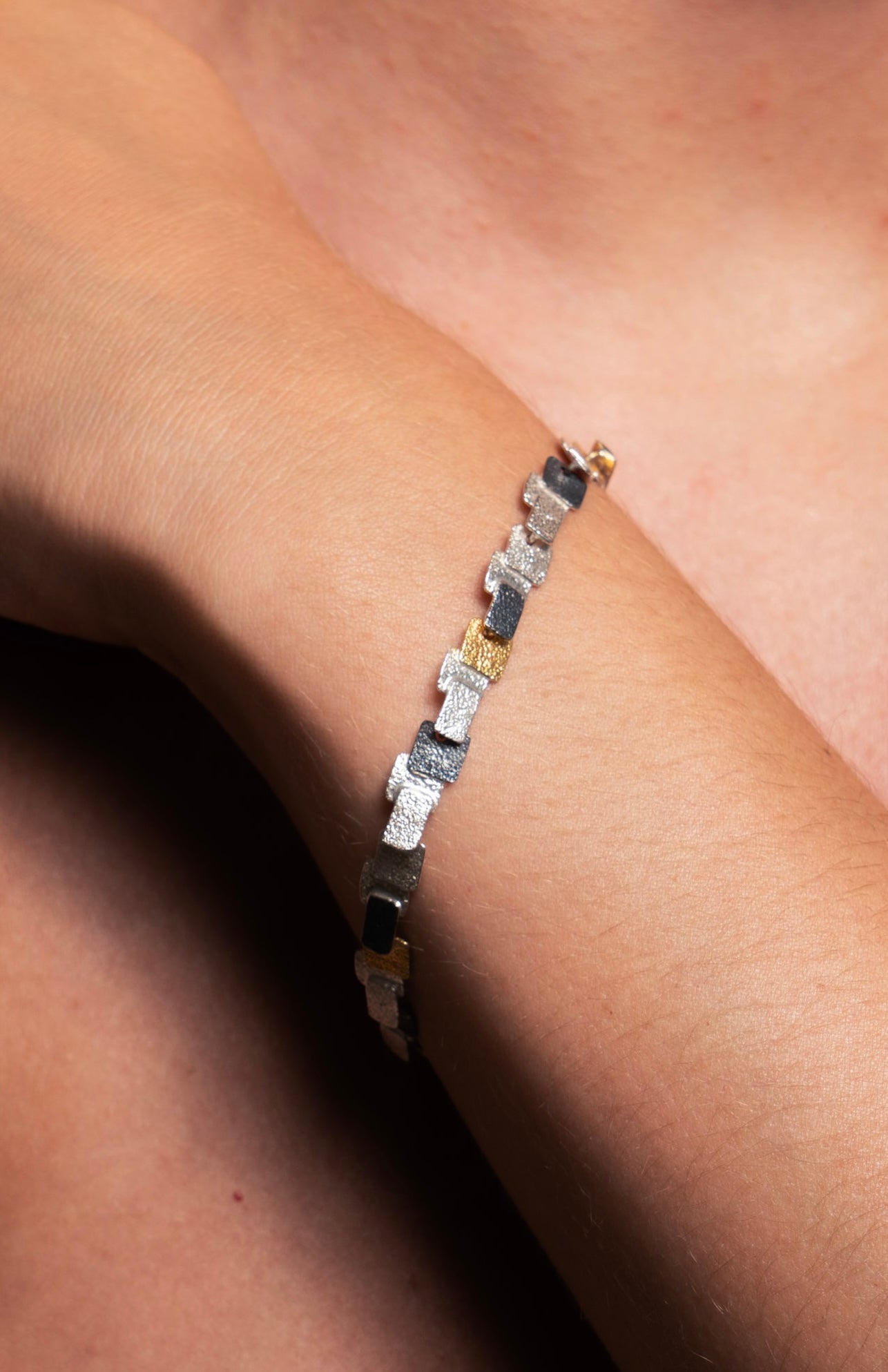 Eva Stone Silver Textured Bracelet