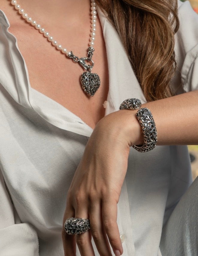 Maria e Luisa Hand Engraved Hinged Silver Cuff