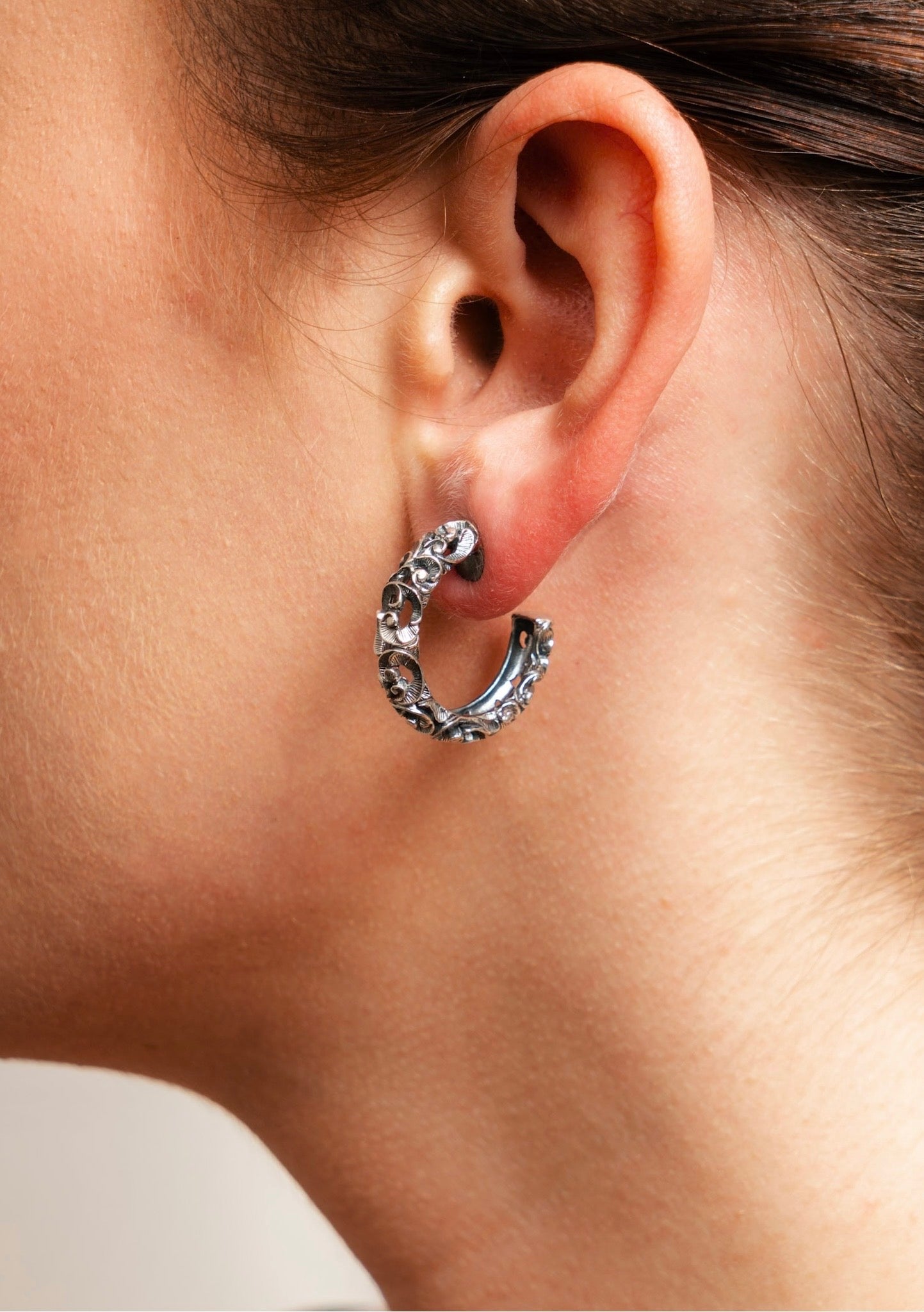 Oval Curved Earrings